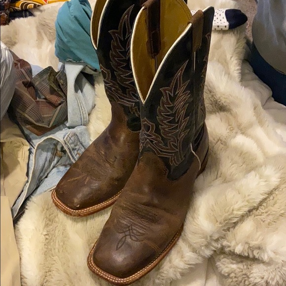 cavenders brand boots